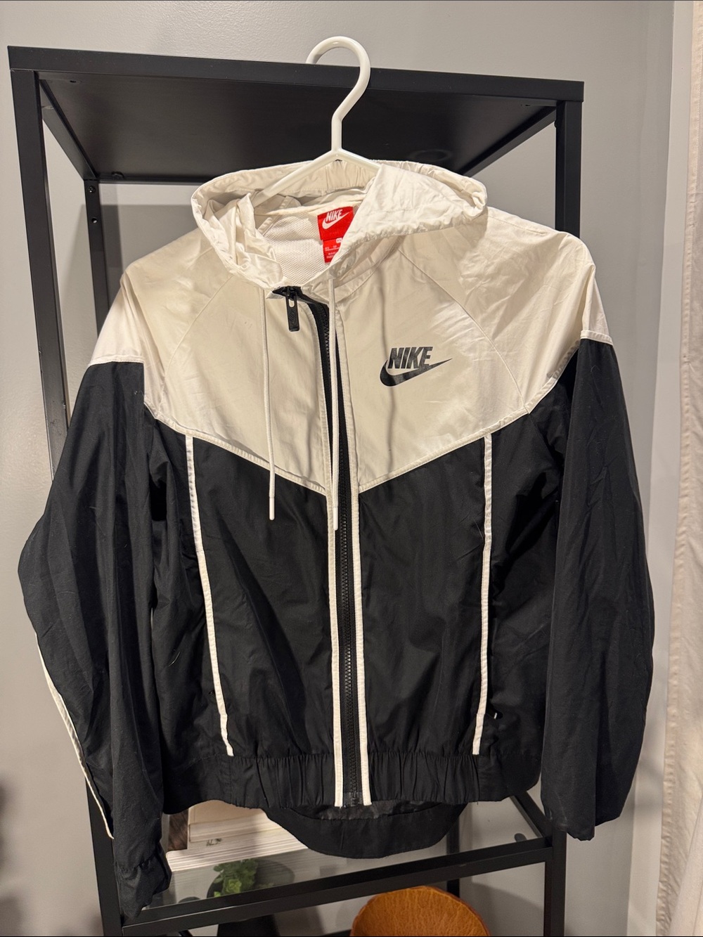 073. 🌸Nike Black and White Colorblock Hooded Windbreaker Jacket